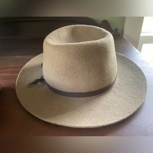 100% wool handmade in Ecuador Fedora